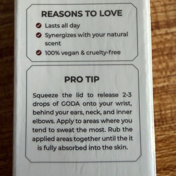 Pheromone Infused Perfume for Her - Black - Picture 6 of 11